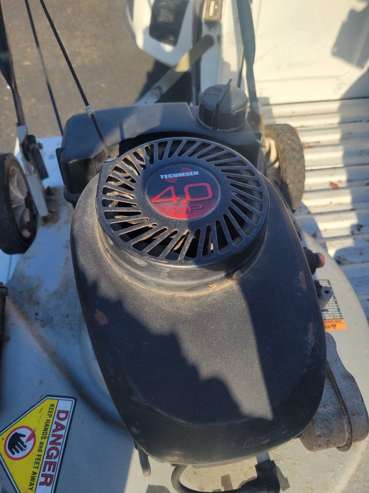 Lawnmower 4hp Runs Good Normal Used 15.00