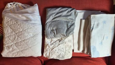 Crib bedding