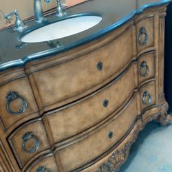 Vintage Traditional Bathroom Vanity With Marble Top
