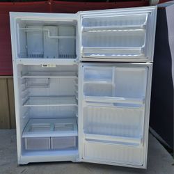 🔆🇺🇸☆GE☆🇺🇸🔆 White Fridge in Perfect Condition 