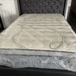 New FULL Size Platform Bed Frame With Memory Foam Pillow Top Mattress Included!