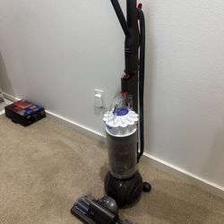 Dyson Slim Ball Upright Vacuum
