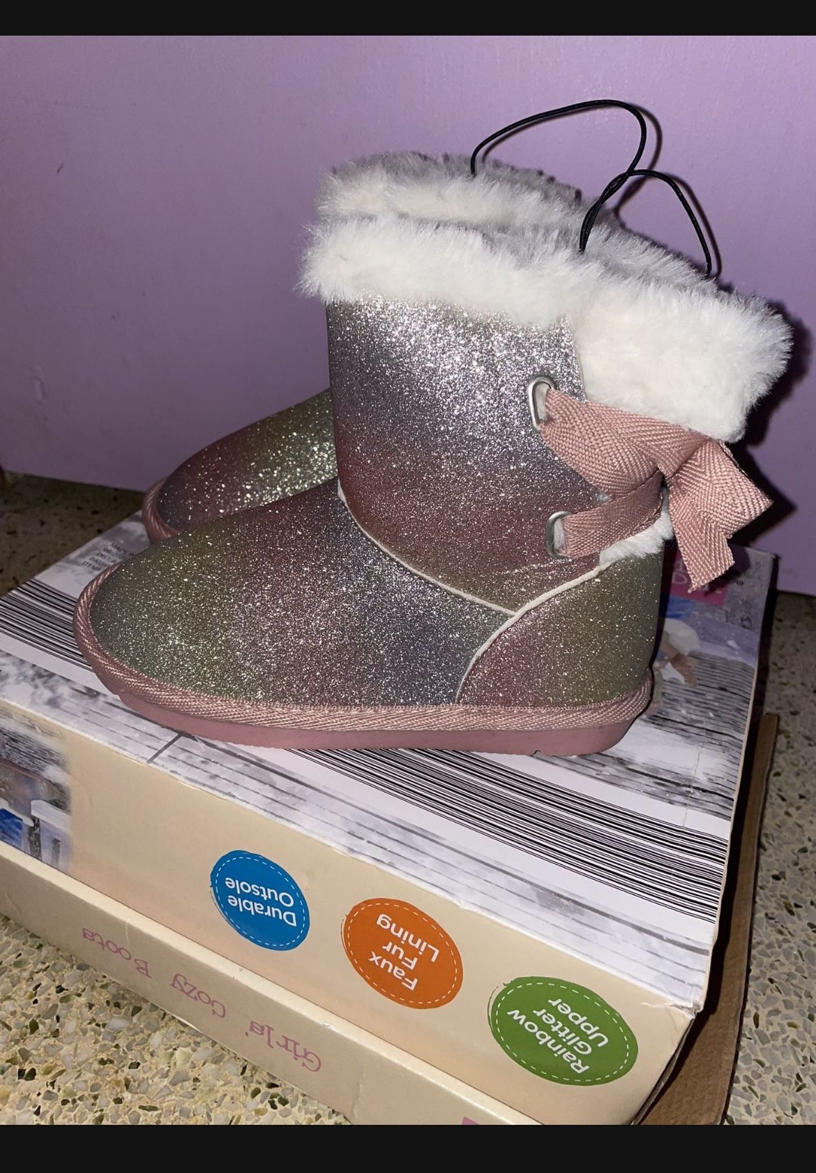 NWT Lily & Dan Toddler/Kid’s Glitter Sparkle Rainbow Color Fur Boots With Bow Size 11/12