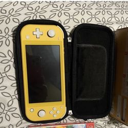 Nintendo Switch Lite yellow W/games