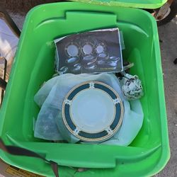 Dishes Set