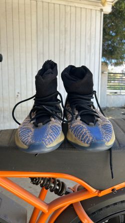 Basketball shoes