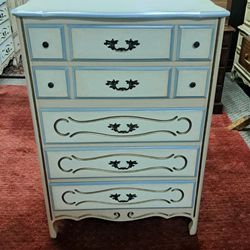 Vintage Chest Of Drawers 