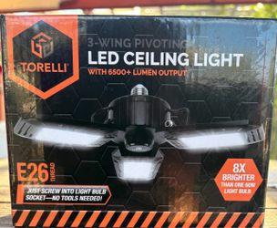3-Wing Pivoting LED Ceiling light