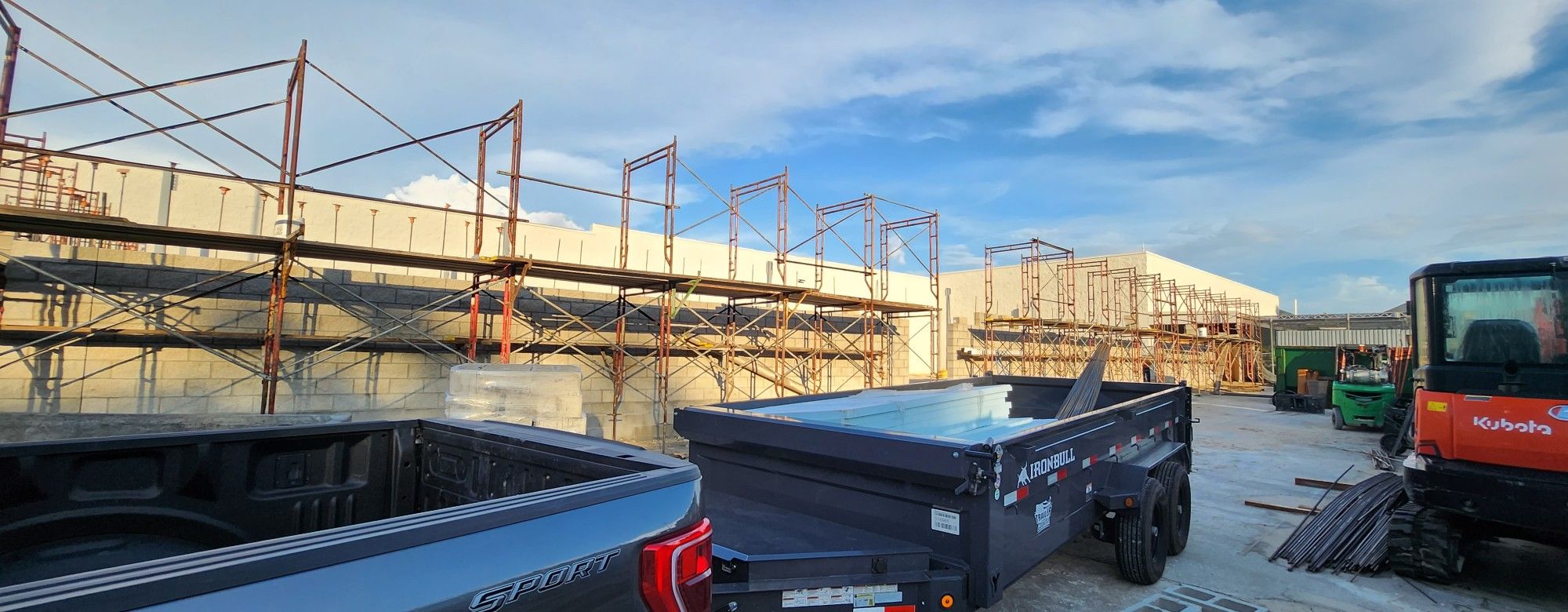 Dump Trailer,  Hauling And Demo