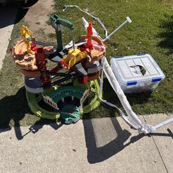 Trains , Train Track And A Bumper Thing