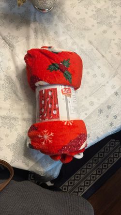 New Holiday Throw Red White Christmas 