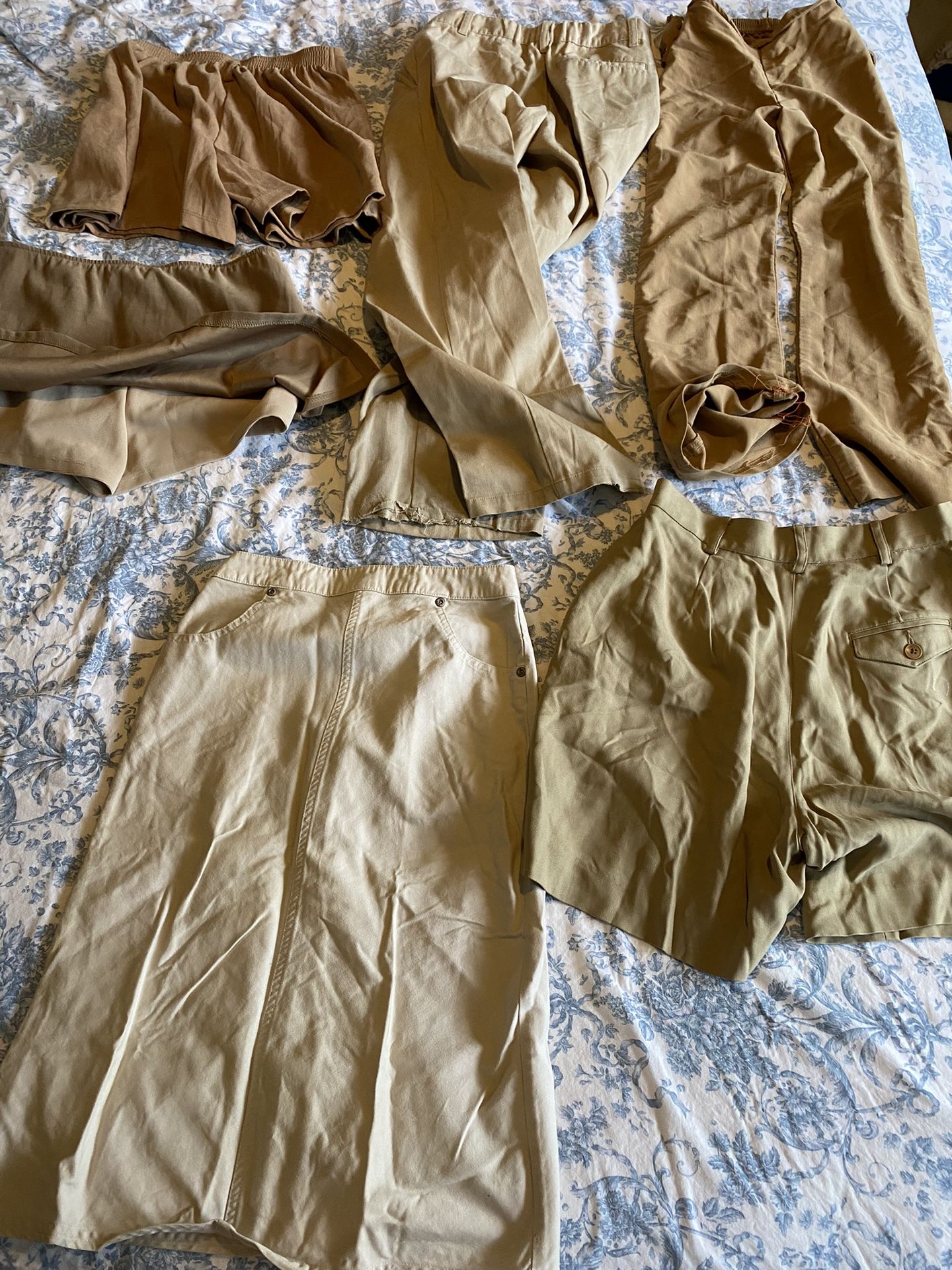 Lot of Children clothes different sizes 6 pieces In good condition pants shorts Sizes vary pre owned see all photos for sizes Shorts , pants, skirt