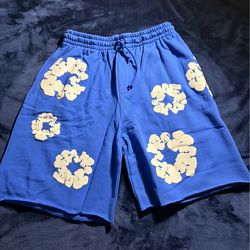 Denim tear shorts 🌼