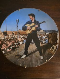 (1991) Elvis Presley Limited Edition Plate #4 "Back In Tupelo,1956" By Bruce Emmett
