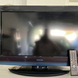 26 in Toshiba Flat scree TV With Remote