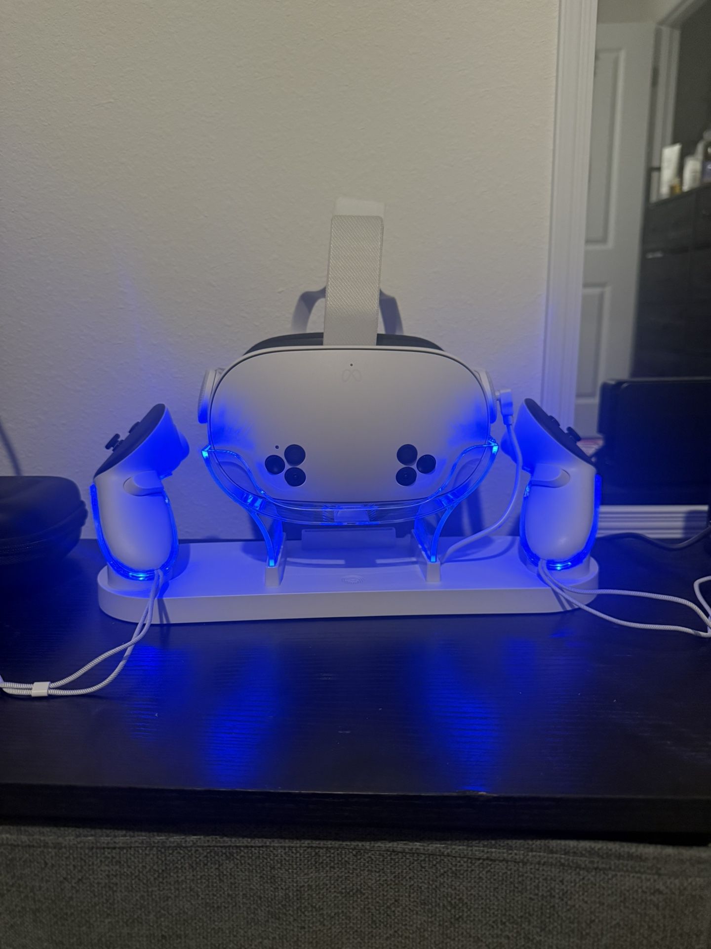 Mint Condition Meta Quest 3 With Charging Stand