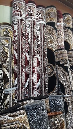 Beautiful Persian carpets/rugs on sale