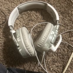 PS4 Pro With Controller Charger, Ps Plus, Turtle Beach Headset