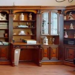 Library/Bookshelves/Desk And Chair