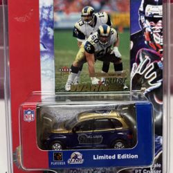 2001 Fleer 1:58 Scale PT Cruiser & NFL Trading Card Kurt Warner St Louis Rams