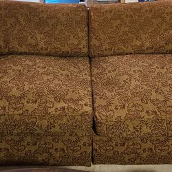 Traditional-style brown floral pattern Sofa 