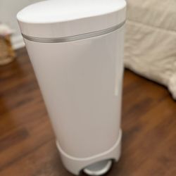 Trash Holder - Munchkin UV Diaper Pail -