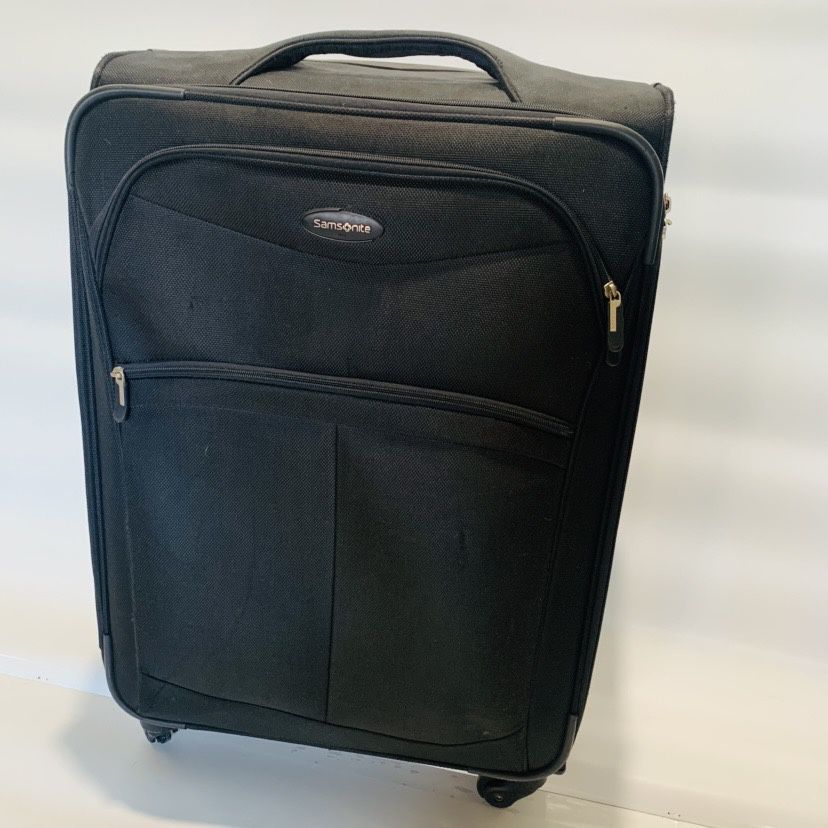 Free Samsonite Rolling Gear Bag For Travel