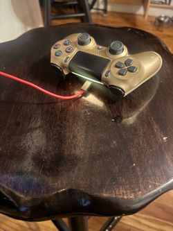 PS4 Controller Gold