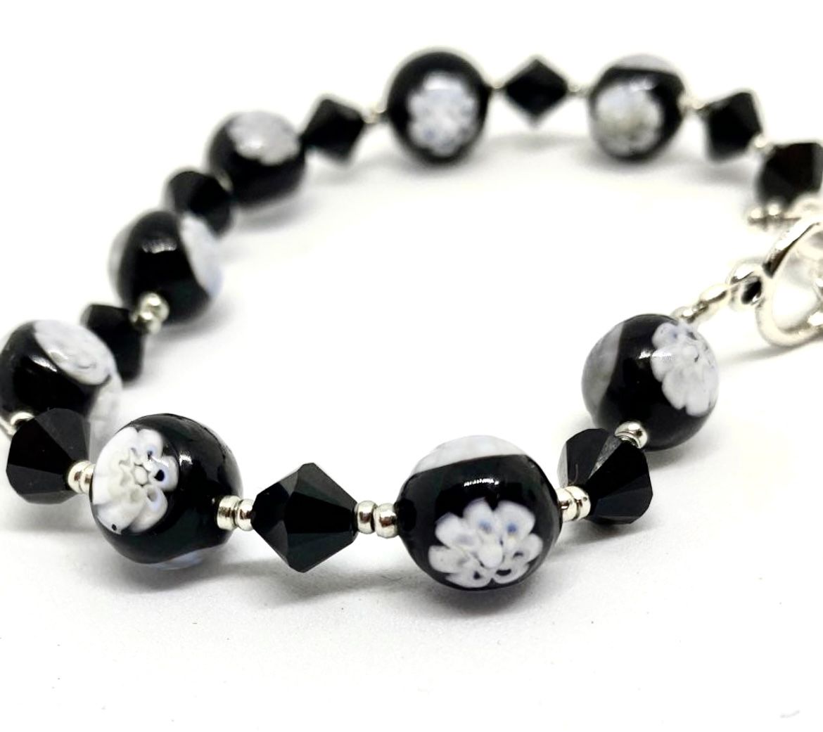Black and white ‘Millefiori’ Italian glass Bracelet by Lucky Clover 7.75”