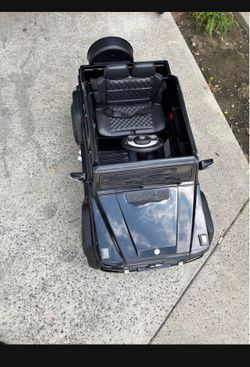 New 12V Electric Riding Toy Truck with Remote Control. LED Lights