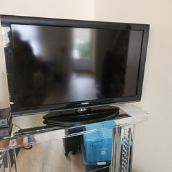 Moving sale Queen size bedroom set  tvs cookware  clothes  and much more