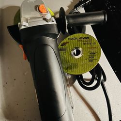 New 4-1/2 Angle Grinder (includes 2 Grinding Wheels) 