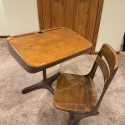 Vintage American Seating Co. School Desk with Swivel Chair – Fully Functional, Great for Kids or Collectors
