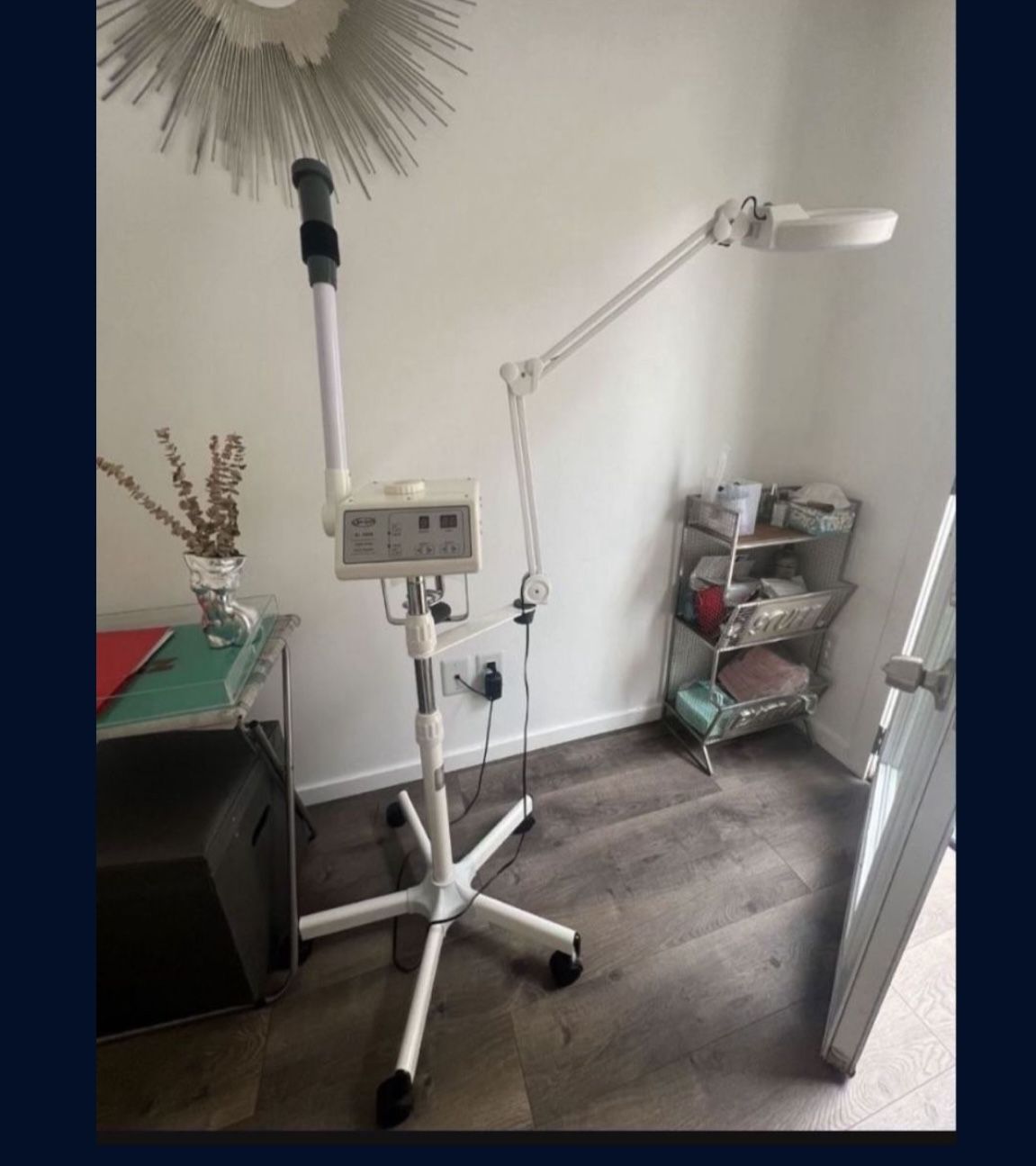 Estheticians/ Beauty /Facials/Spa luxe SL-300A Digital herbal facial steamer.