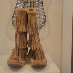 Girl's Minnetonka Suede Boots