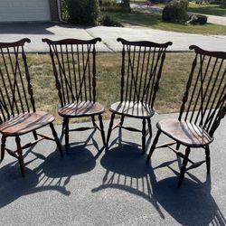 4 Brace back saddle seat chairs, Windsor style