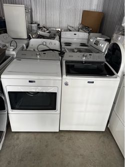 Washer and dryer good condition everything works fine