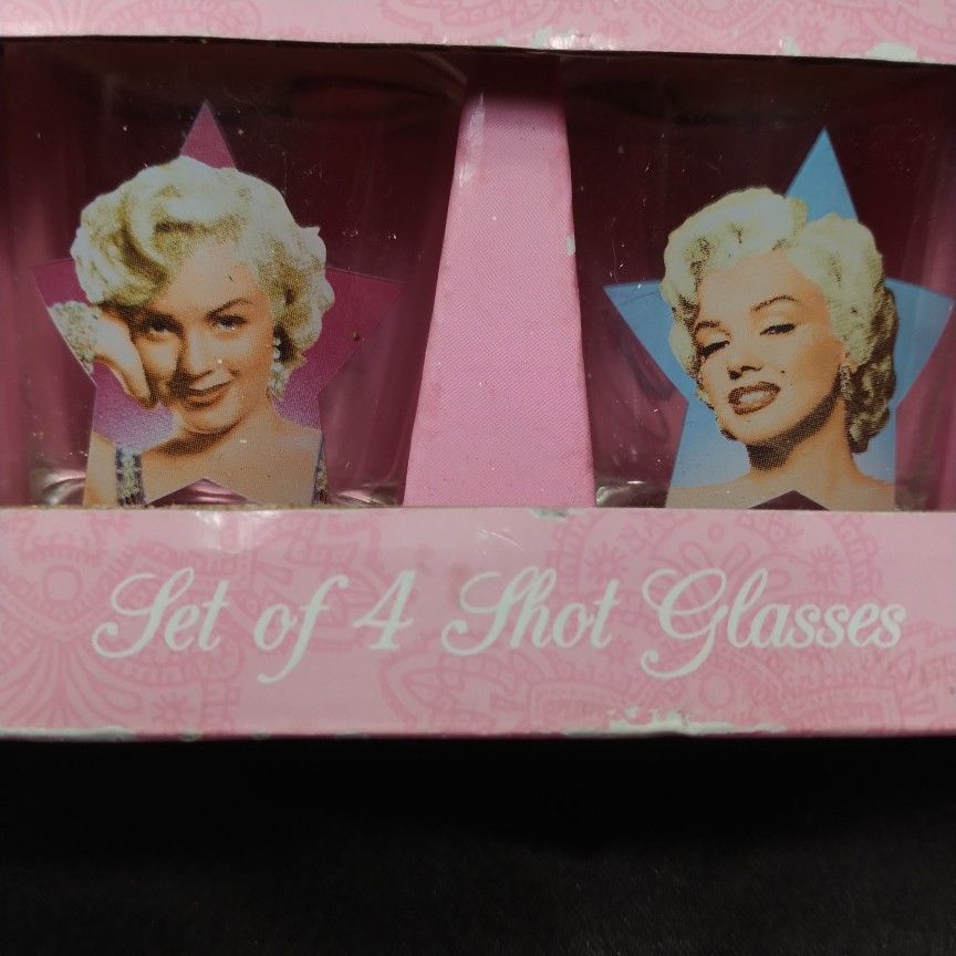 SET OF (4) MARILYN MONROE SIGNATURE SHOT GLASSES