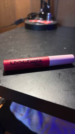 NYX LINGERIE LIPSTICK