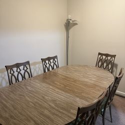 Moving sale) Dining table and 5 chairs