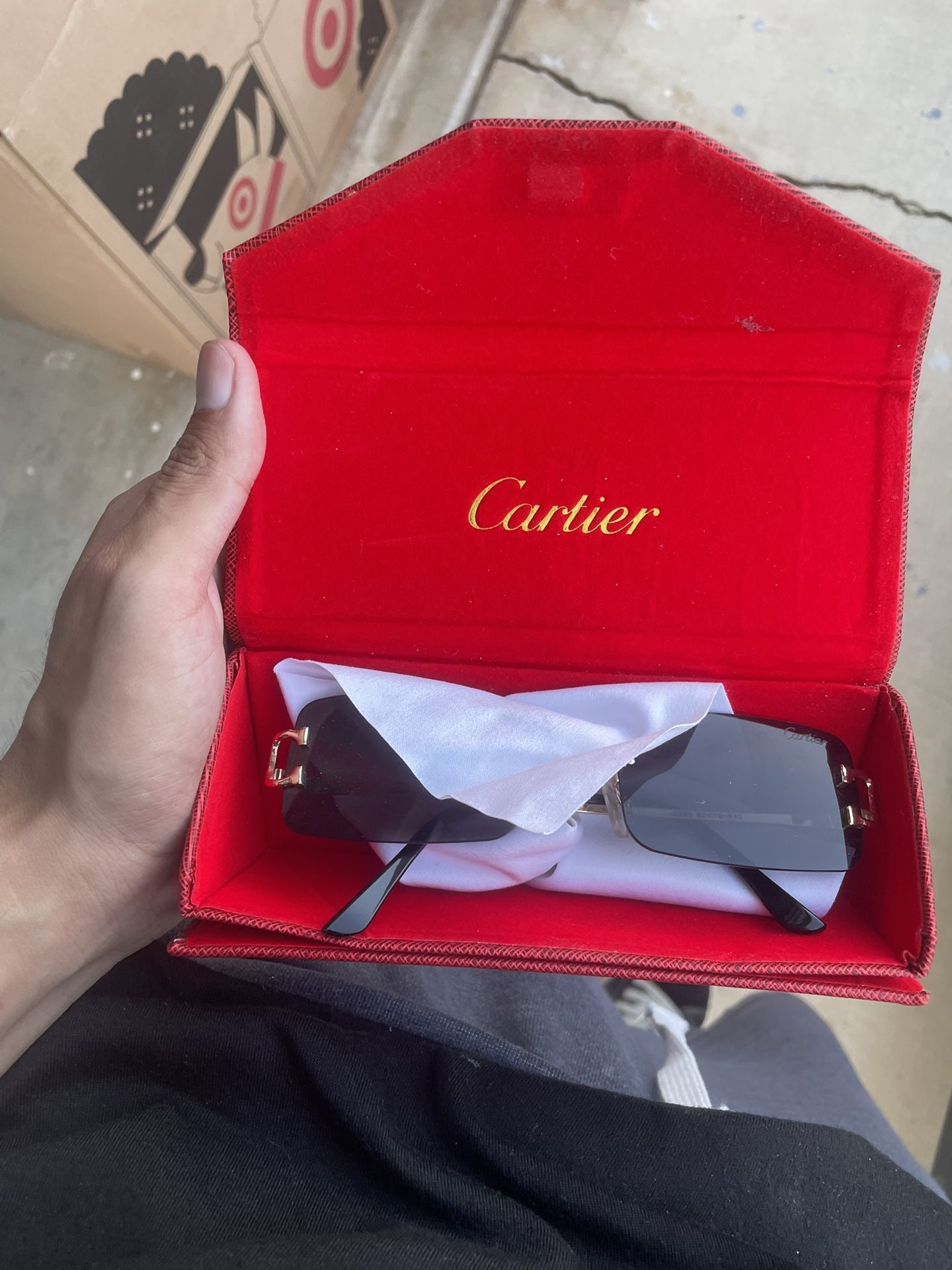 Comes with box. Lightly used. 1 Box of Assorted NEW or Lightly Used Items/Tools/Household  main image 4