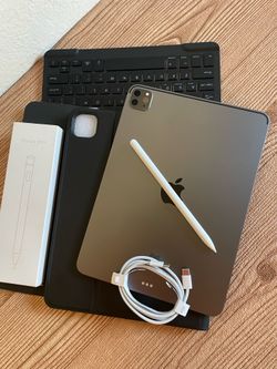 Apple iPad Pro 11 (2nd Generation/ Face ID) 128GB With  Keyboard &  Pencil
