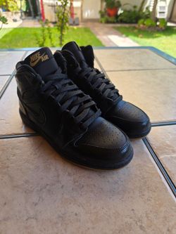 Air Jordan 1 Black Gum Bottom 2014 Size 4 Used