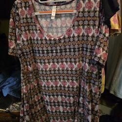 Lularoe Shirts - Lg