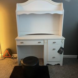 White Wooden Get Ready/ Desk With Hutch