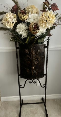 Vase & Artificial Flowers