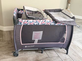 Baby girl play pen