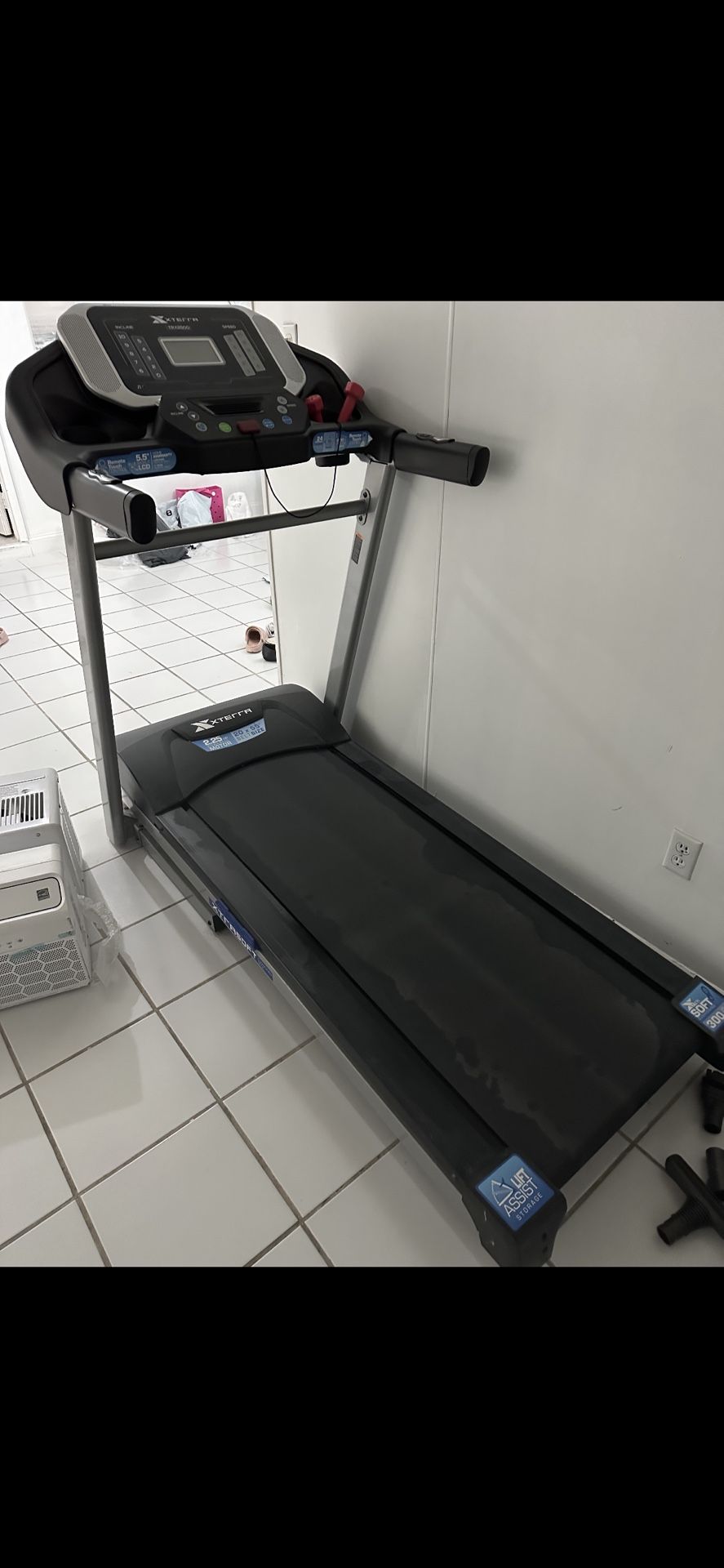 Originally 500 $! Exercise TRX 2500 Treadmill Xterra Brand Used