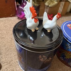 Vintage Hen And Rooster Salt And Pepper Shaker