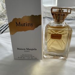 Maison Margiela Mutiny Perfume